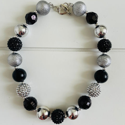 BLACK AND SILVER BUBBLEGUM NECKLACE